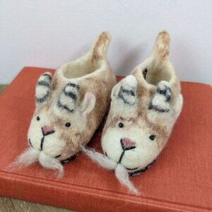 Hand made Felt baby shoes Goats 16 17
